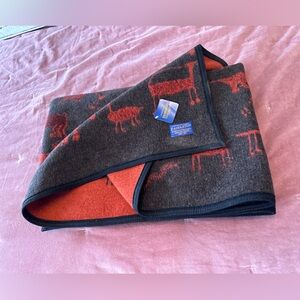 NWT Charcoal and Rust Pendleton Wool Throw – Made in USA,Print: Petrified Forest